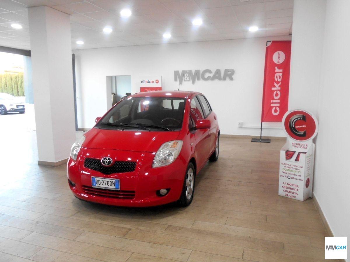 TOYOTA Yaris 1.3 5p. Sol AUTOMATICA