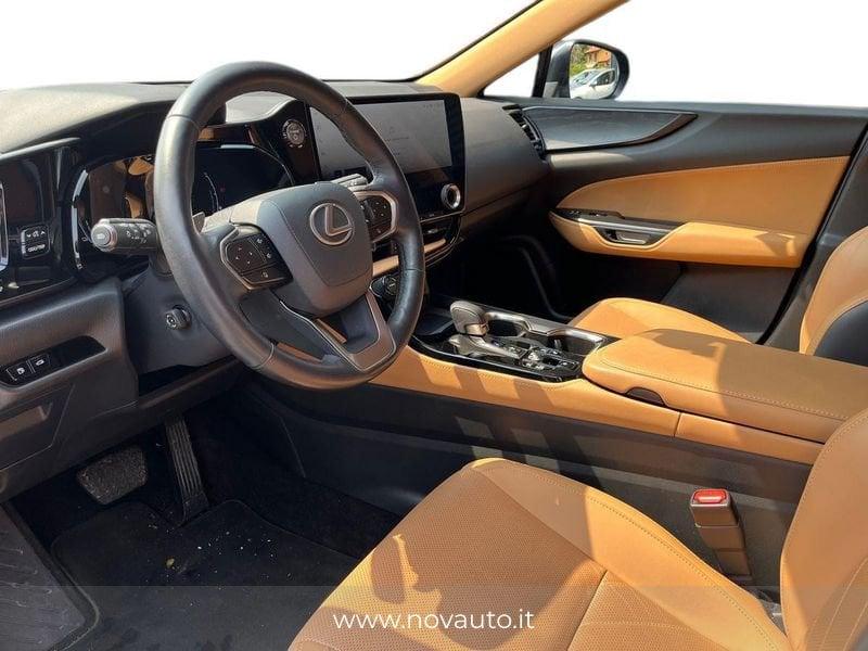 Lexus NX Plug-in Luxury 4WD MY22