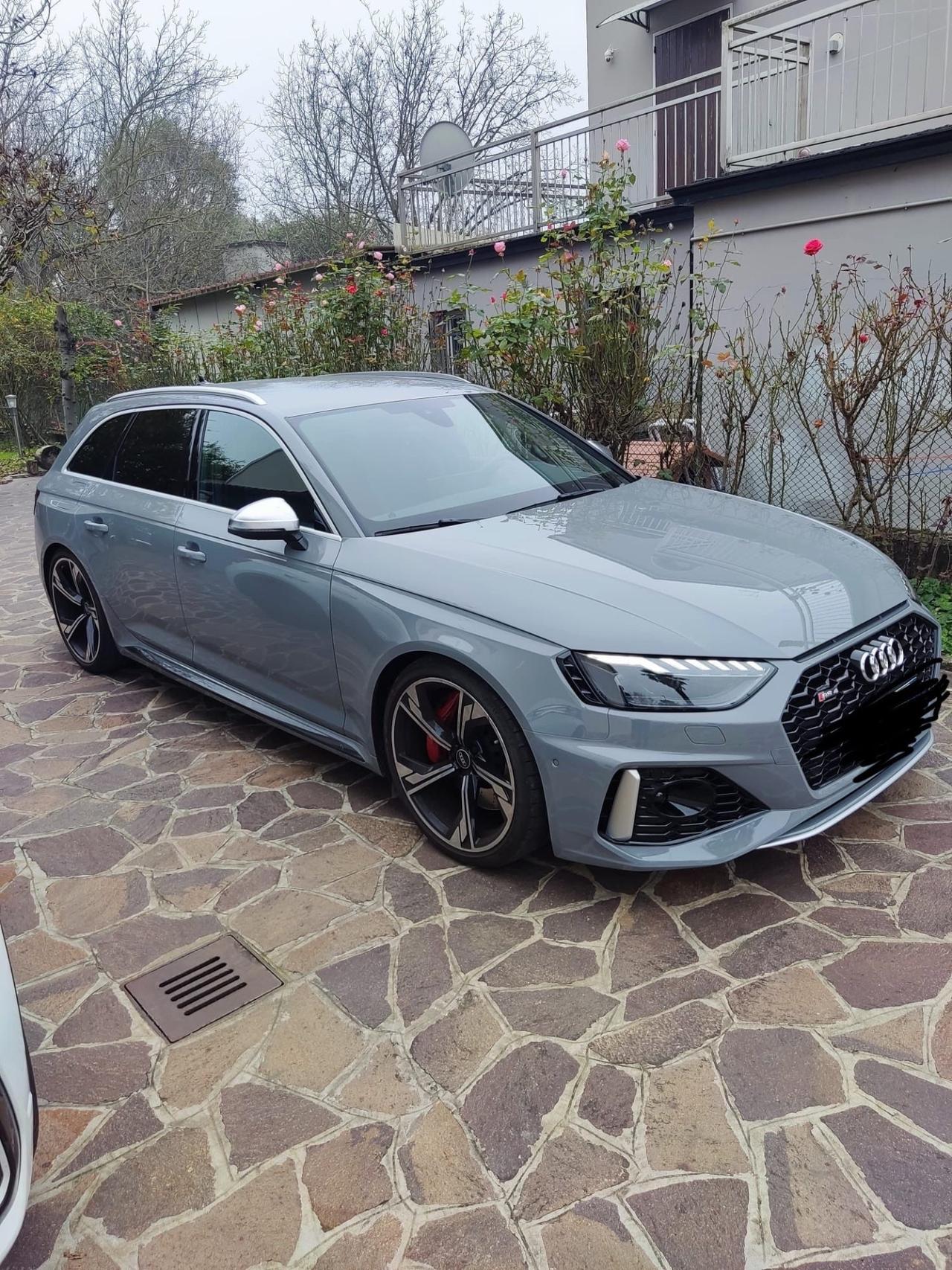 Audi A4 RS 4 Avant