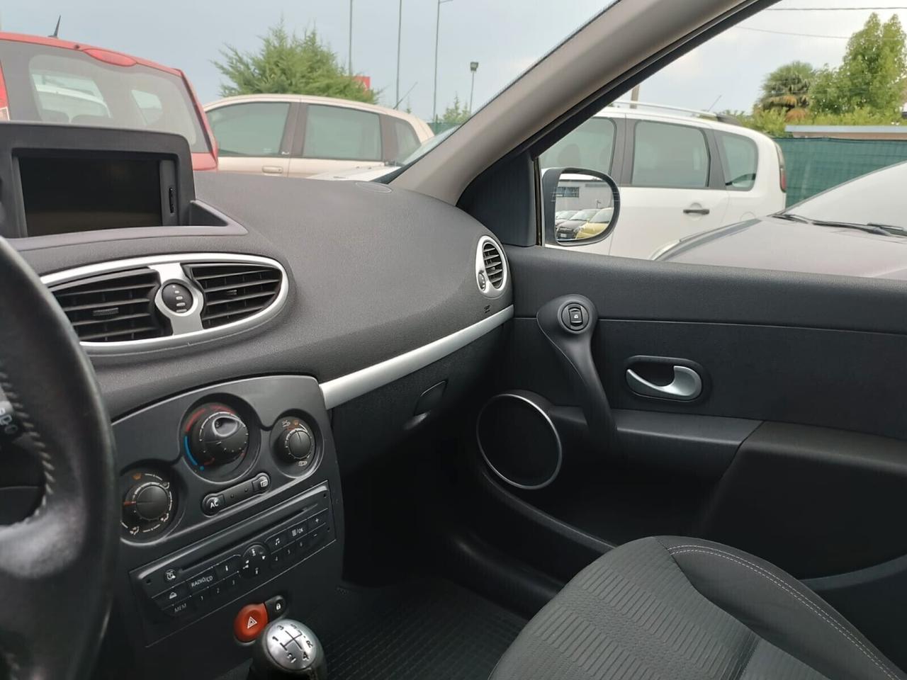 Renault Clio 1.2 16V 5 porte Yahoo! Neopatentati