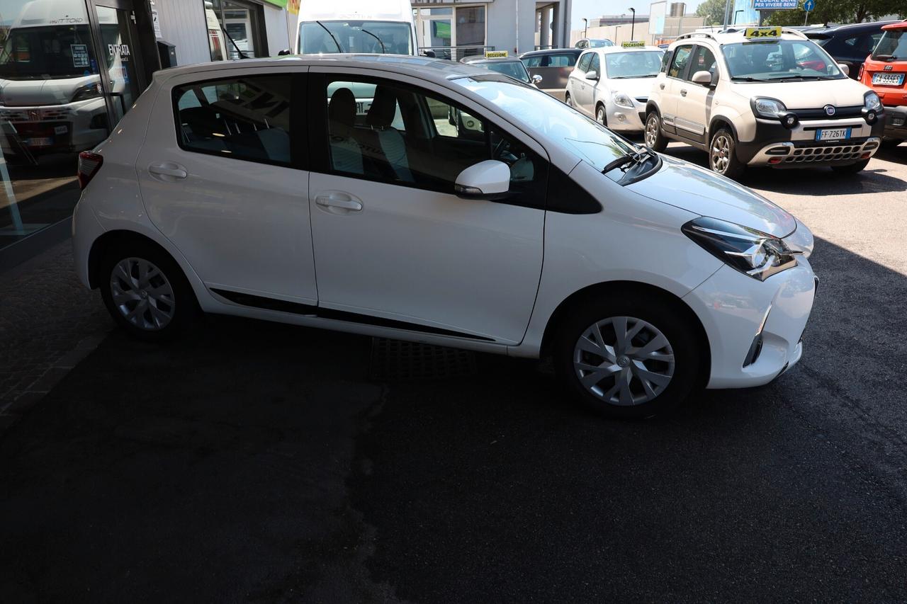 TOYOTA YARIS 1.0 5 PORTE ACTIVE neopatentati