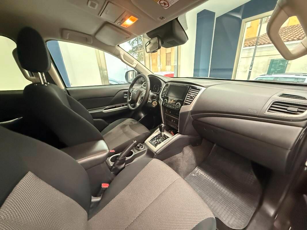 Mitsubishi L200 Double Cab MItsubishi L200 d.cab 2.3d Intense 4wd 150cv auto