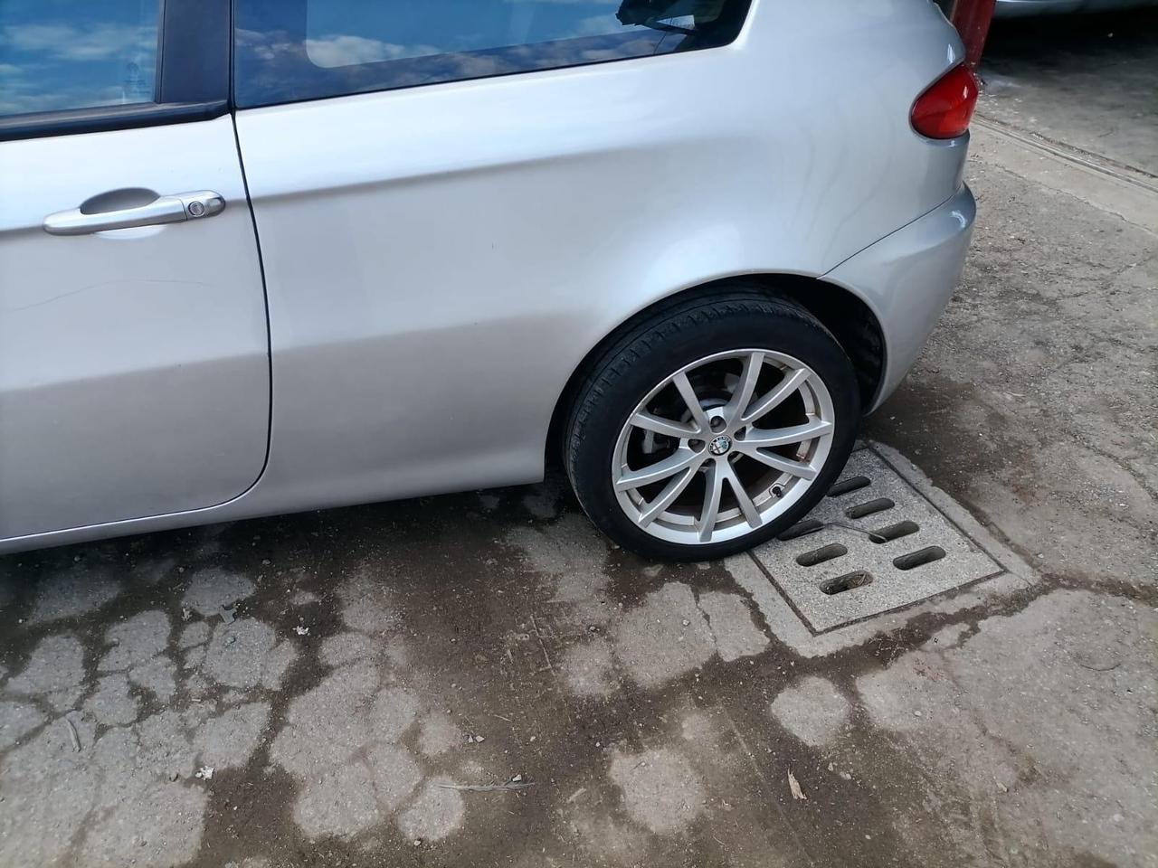 Alfa Romeo 147 1.6 16V TS (105) 3 porte Black Line