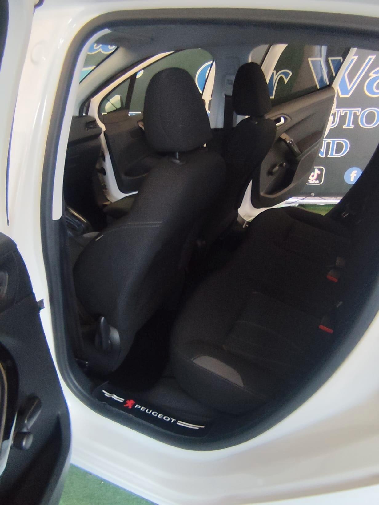 Peugeot 208 1.4 HDi 68 CV 5 porte Allure