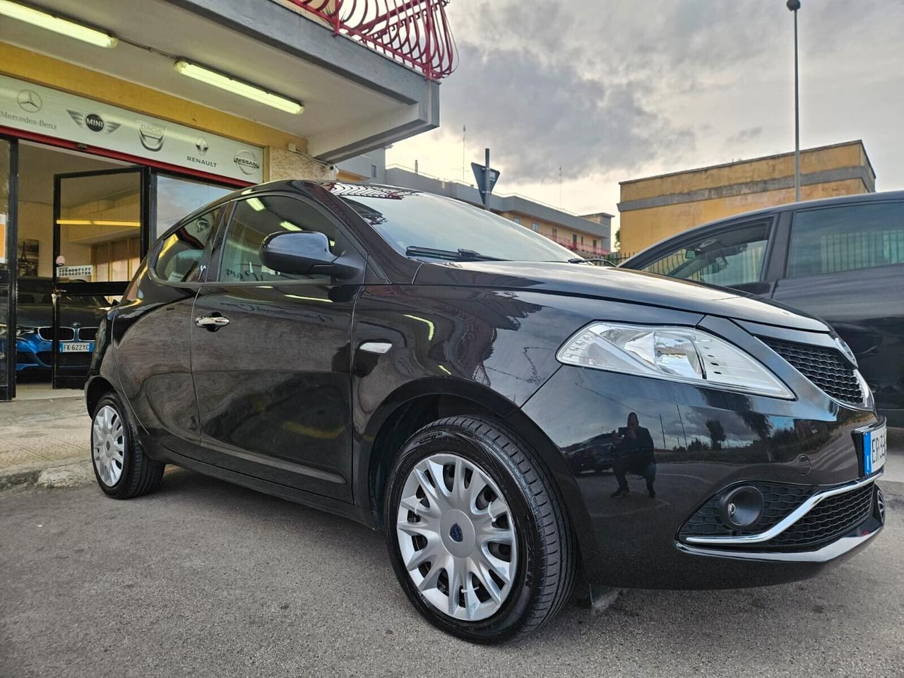 Lancia Ypsilon AUTOMATICA 900 benz 85cv