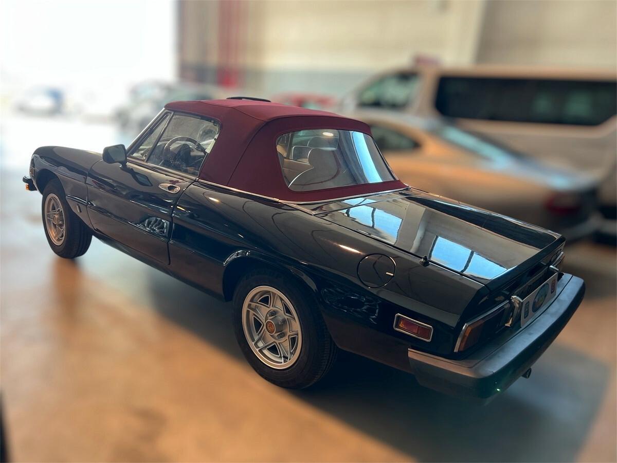 Alfa Romeo Spider 2.0 Veloce