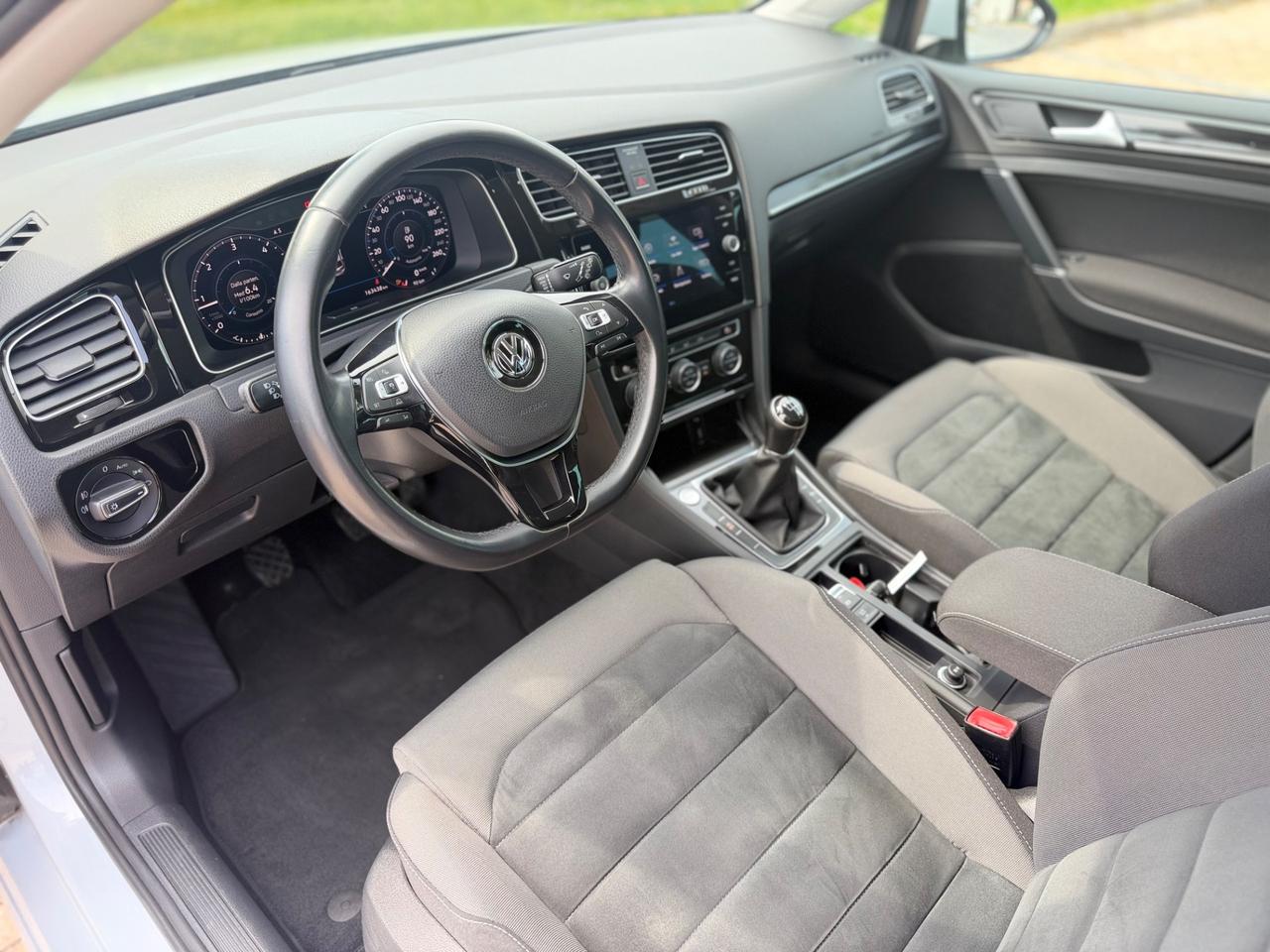 Volkswagen Tiguan 2.0 TDI R-Line SCR 4MOTION Advanced BlueMotion Technology