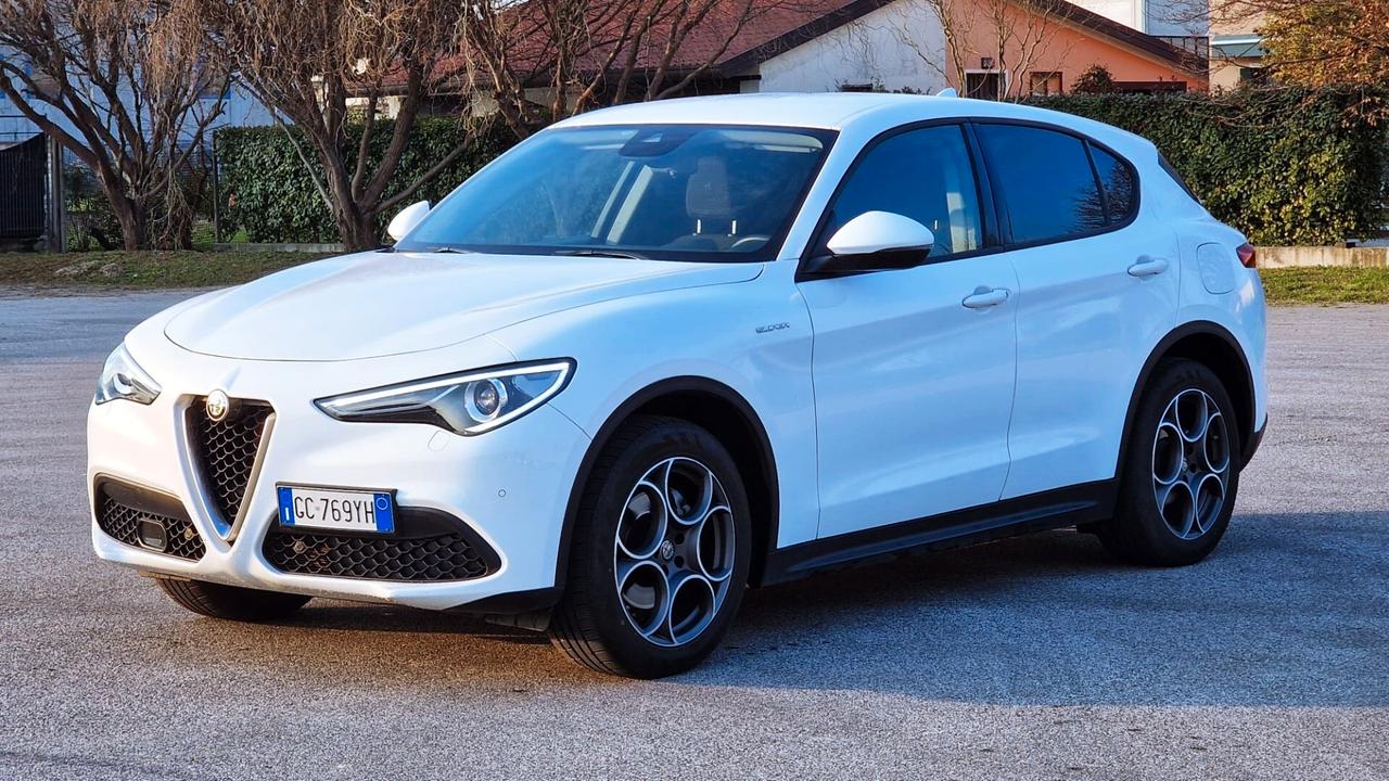 Alfa Romeo Stelvio 2.2 Turbodiesel 160 CV AT8 RWD Super