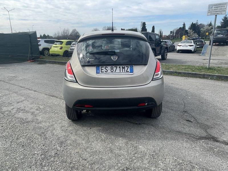 Lancia Ypsilon Ypsilon 0.9 Twinair 85 CV 5 porte Metano Ecochic Silver