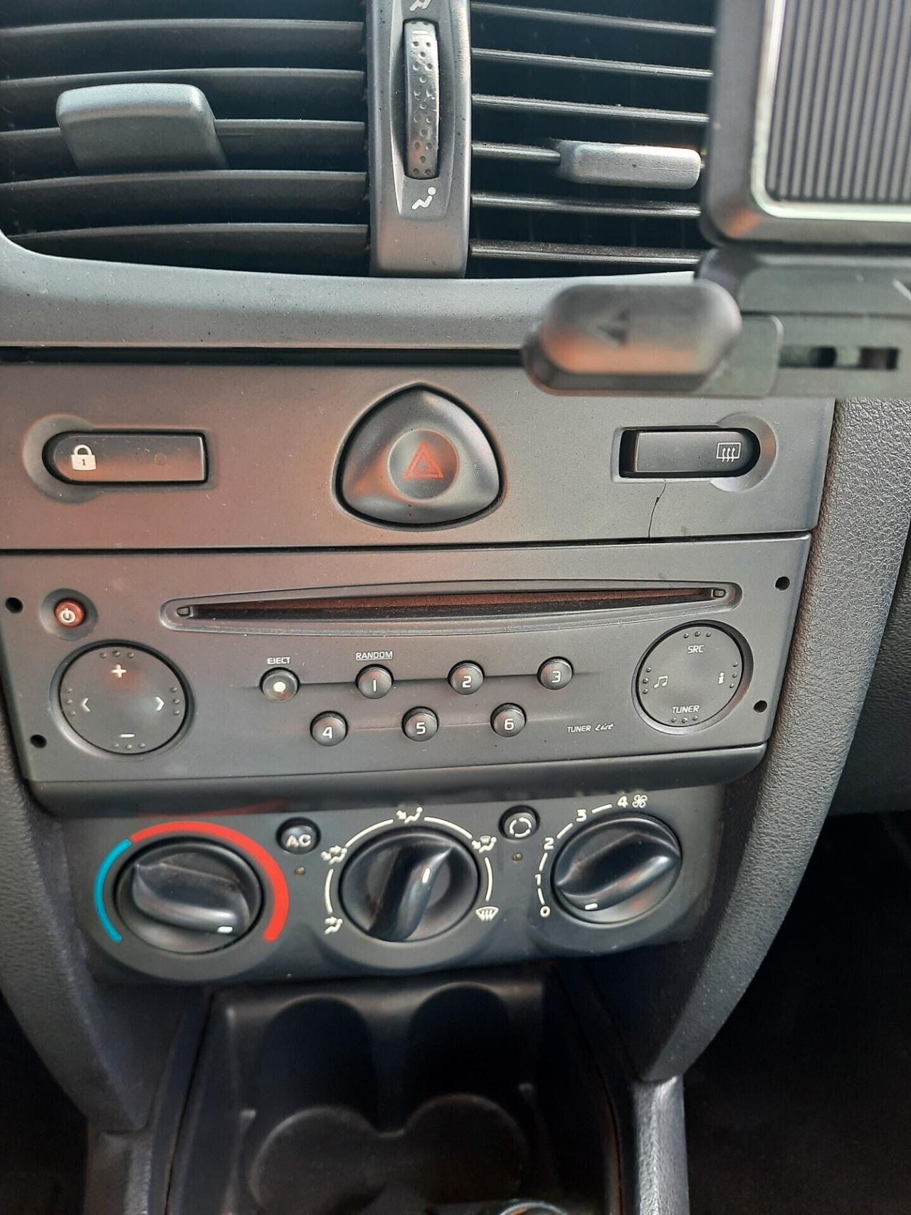 Renault Clio 1.5 dCi 65CV OK NEOPATENTATI
