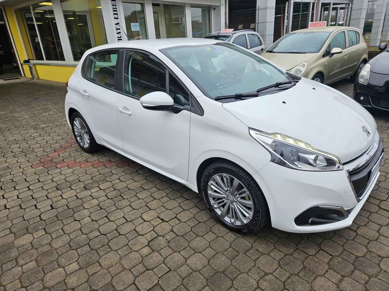 Peugeot 208 PureTech 82 5 porte Allure