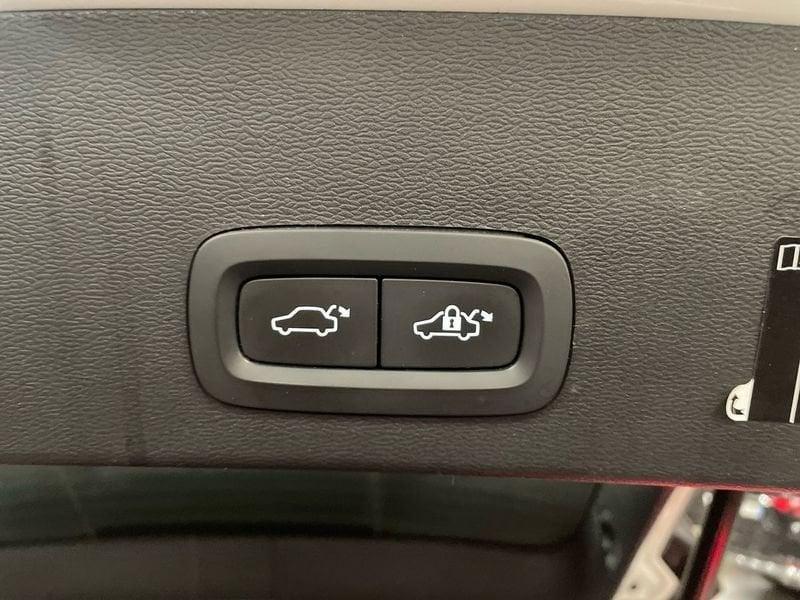 Volvo XC40 1.5 t3 Momentum Pro 163cv auto my21