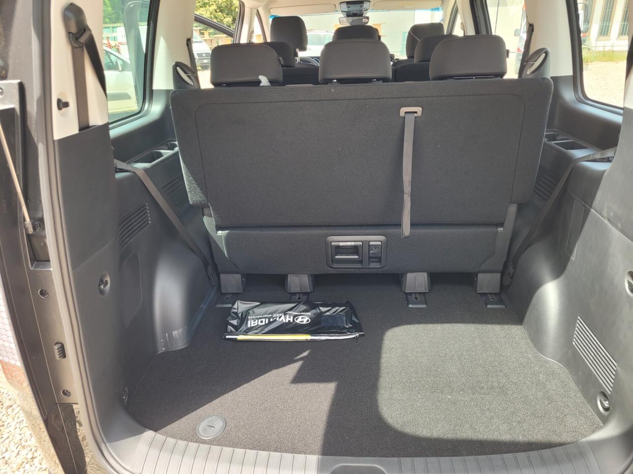 Hyundai Staria 2.2 AT 9 posti 4X4