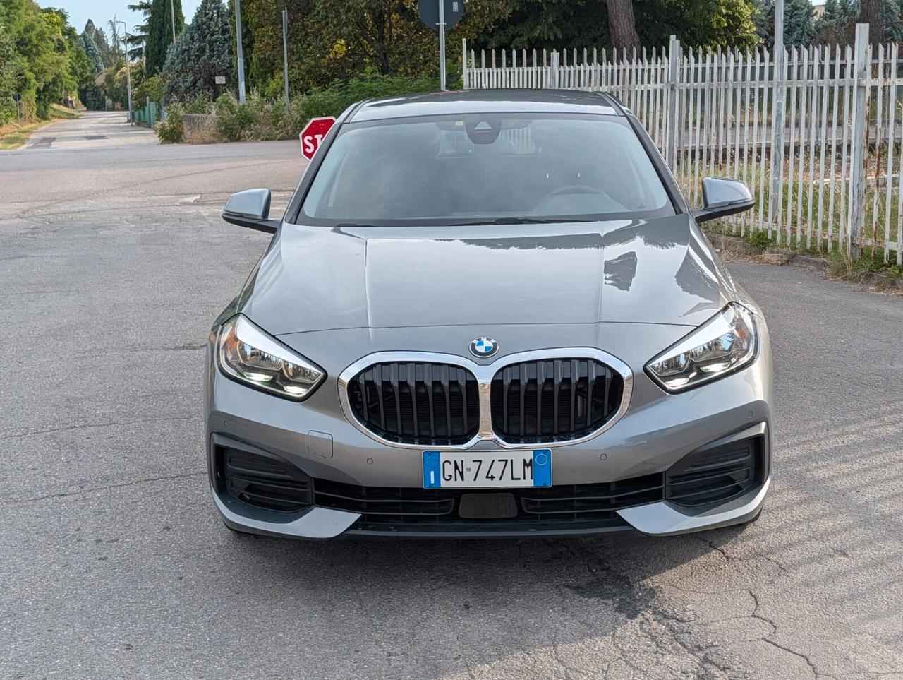 Bmw 118 118d 5p. Business Advantage