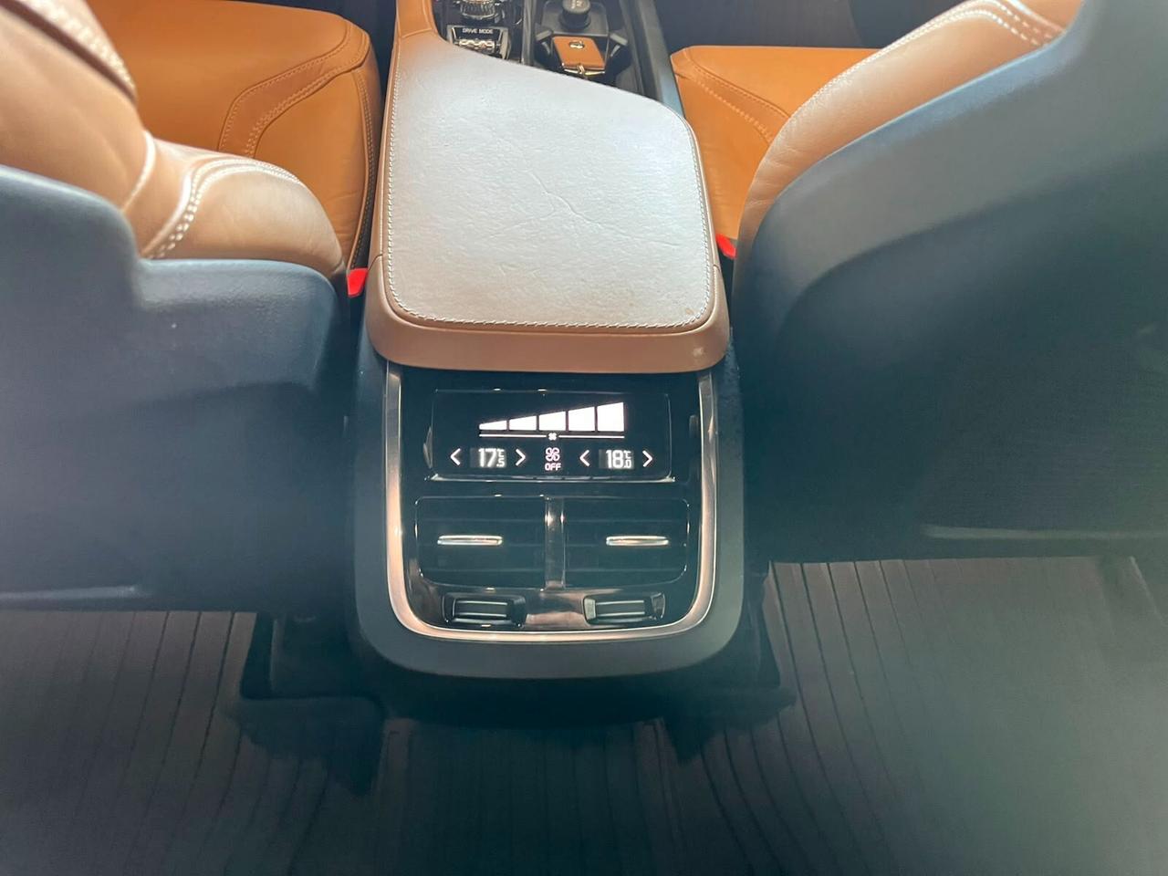 Volvo XC 90 XC90 D5 AWD Geartronic 7 posti Inscription