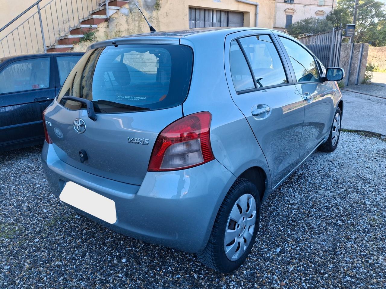 Toyota Yaris 1.0 5 porte