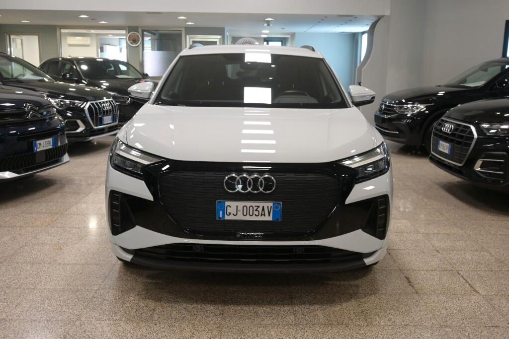 AUDI Q4 40 E-TRON 204CV AUTOMATIC BUSINESS ADVANCED ( FARI LED - VIRTUAL COCKPIT - ADAPTIVE CRUISE - NAVI - MIRROR - PDC - TELECAMERA POST. - CERCHI 19 )