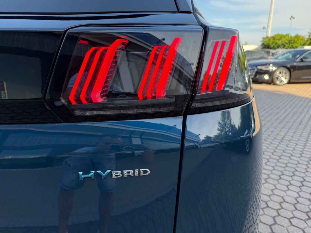 Peugeot 3008 Hybrid 225 e-EAT8 Allure