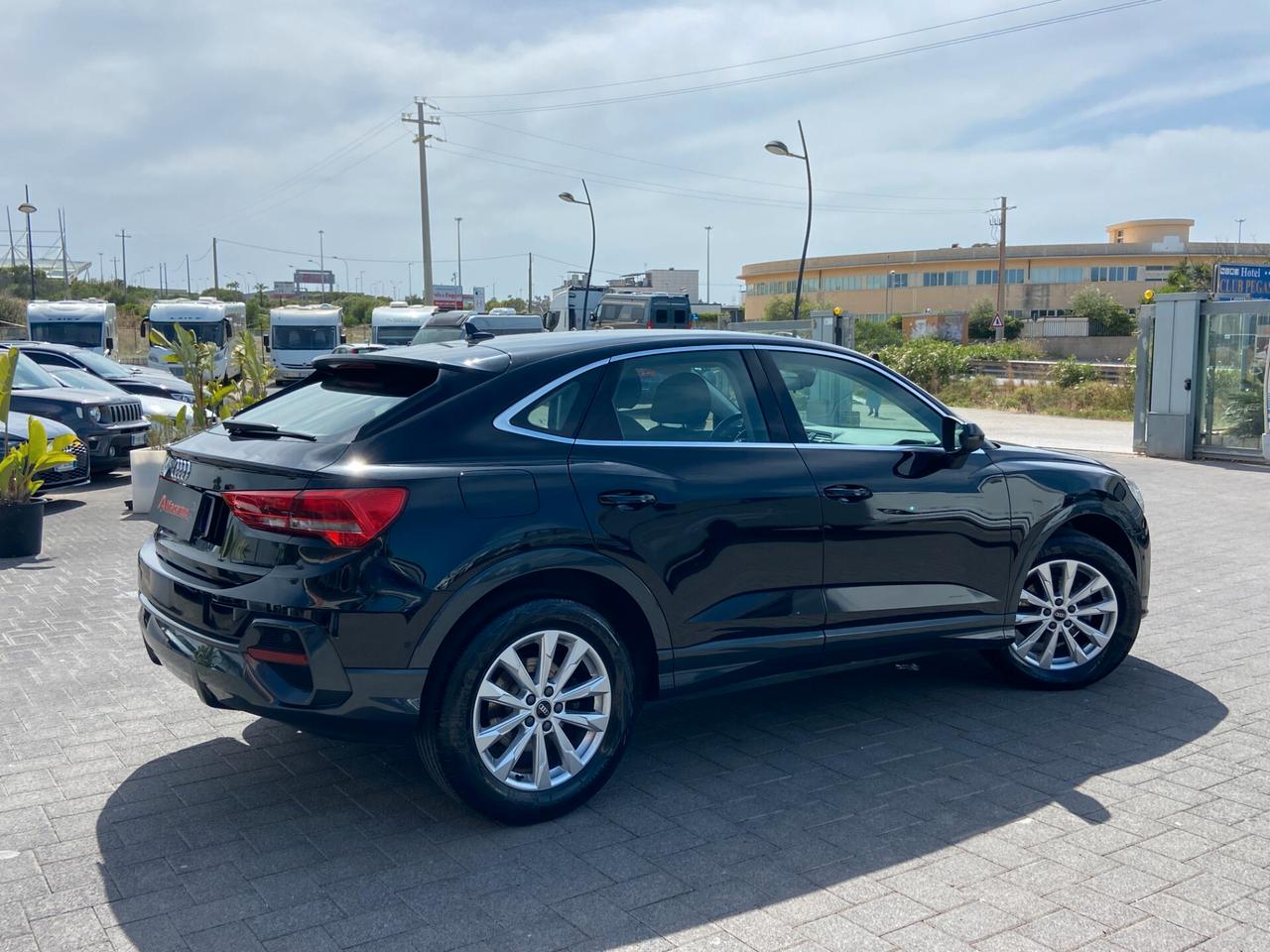 Audi Q3 Sportback 35 1.5 tfsi mhev s-tronic