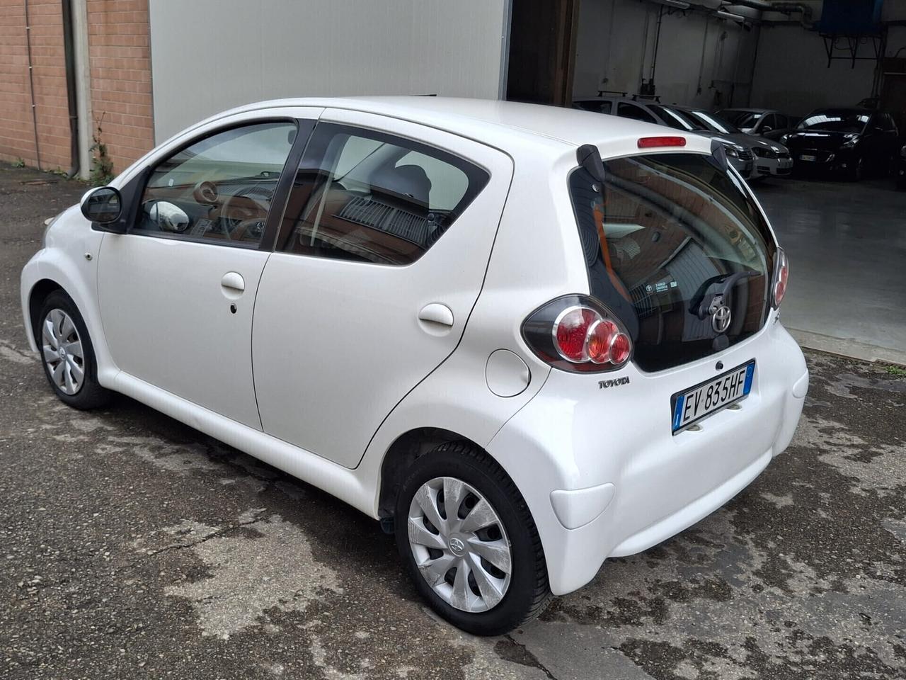 Toyota Aygo 1.0 12V VVT-i 5 porte Cool Soda Connect