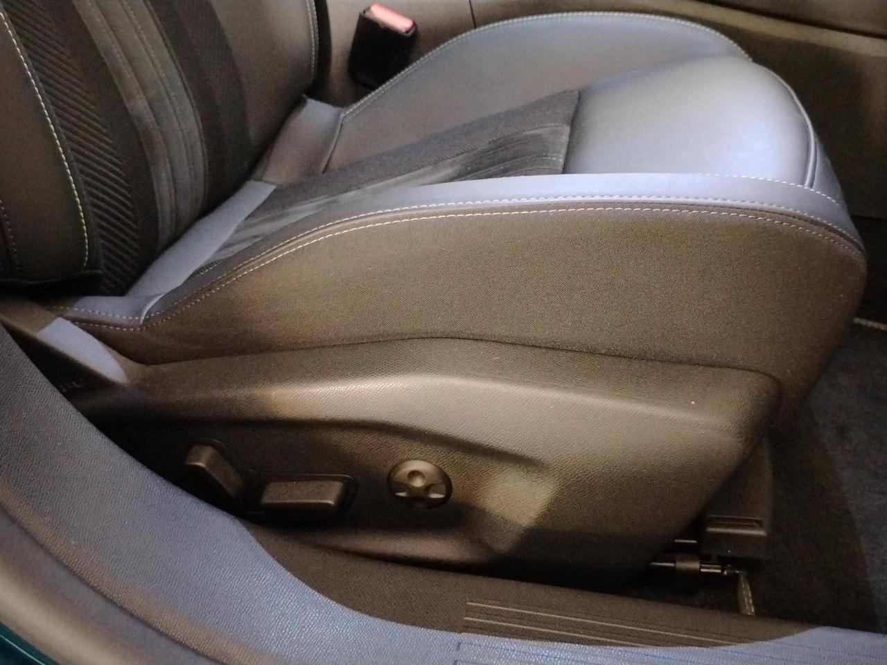 Peugeot 408 1.6 hybrid phev GT 225cv