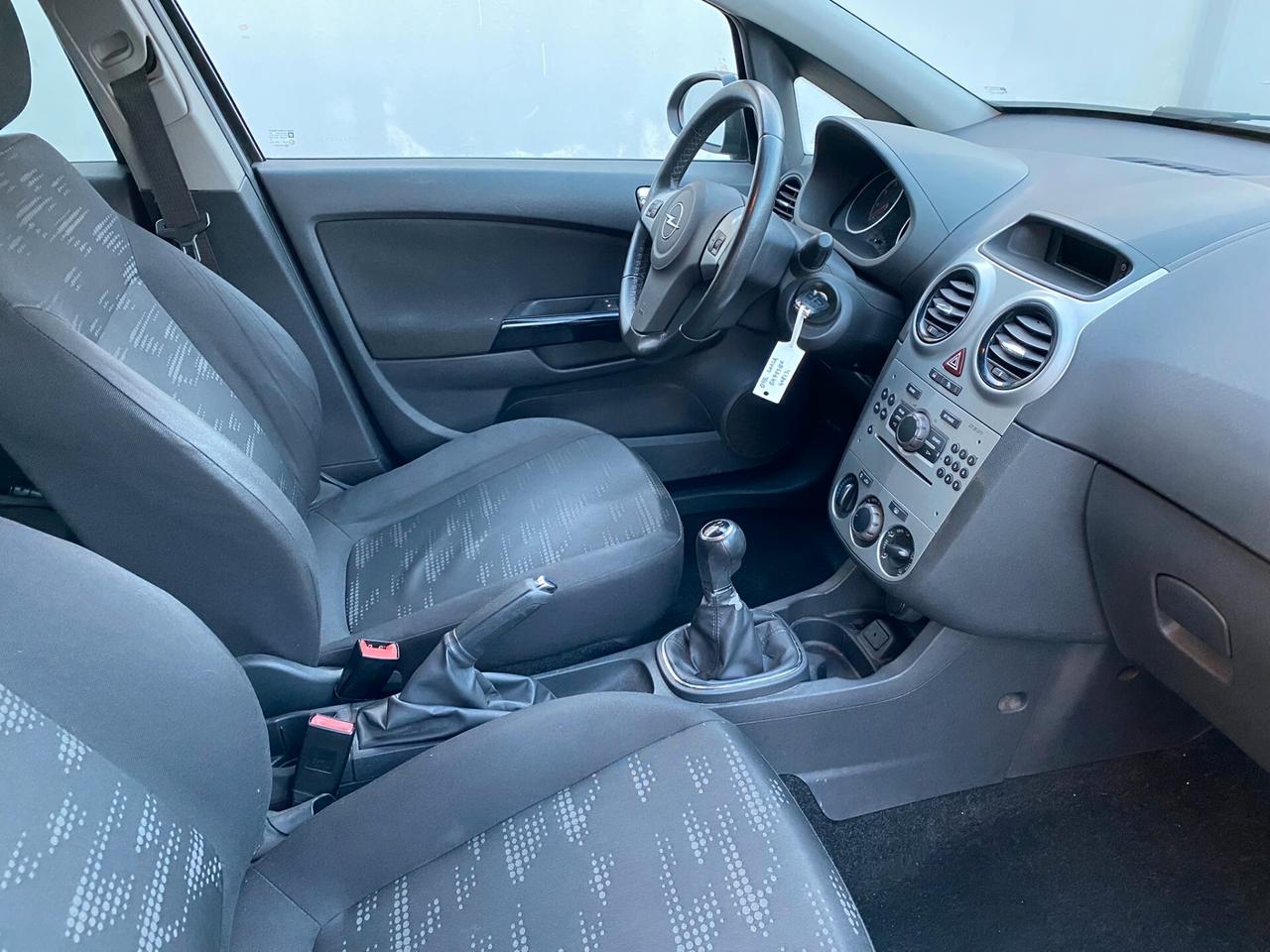 Opel Corsa 1.2 benzina 86cv | 2012