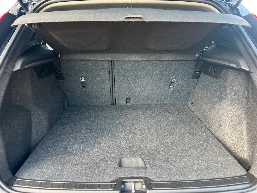 Volvo XC40 2.0 d3 Momentum auto my21