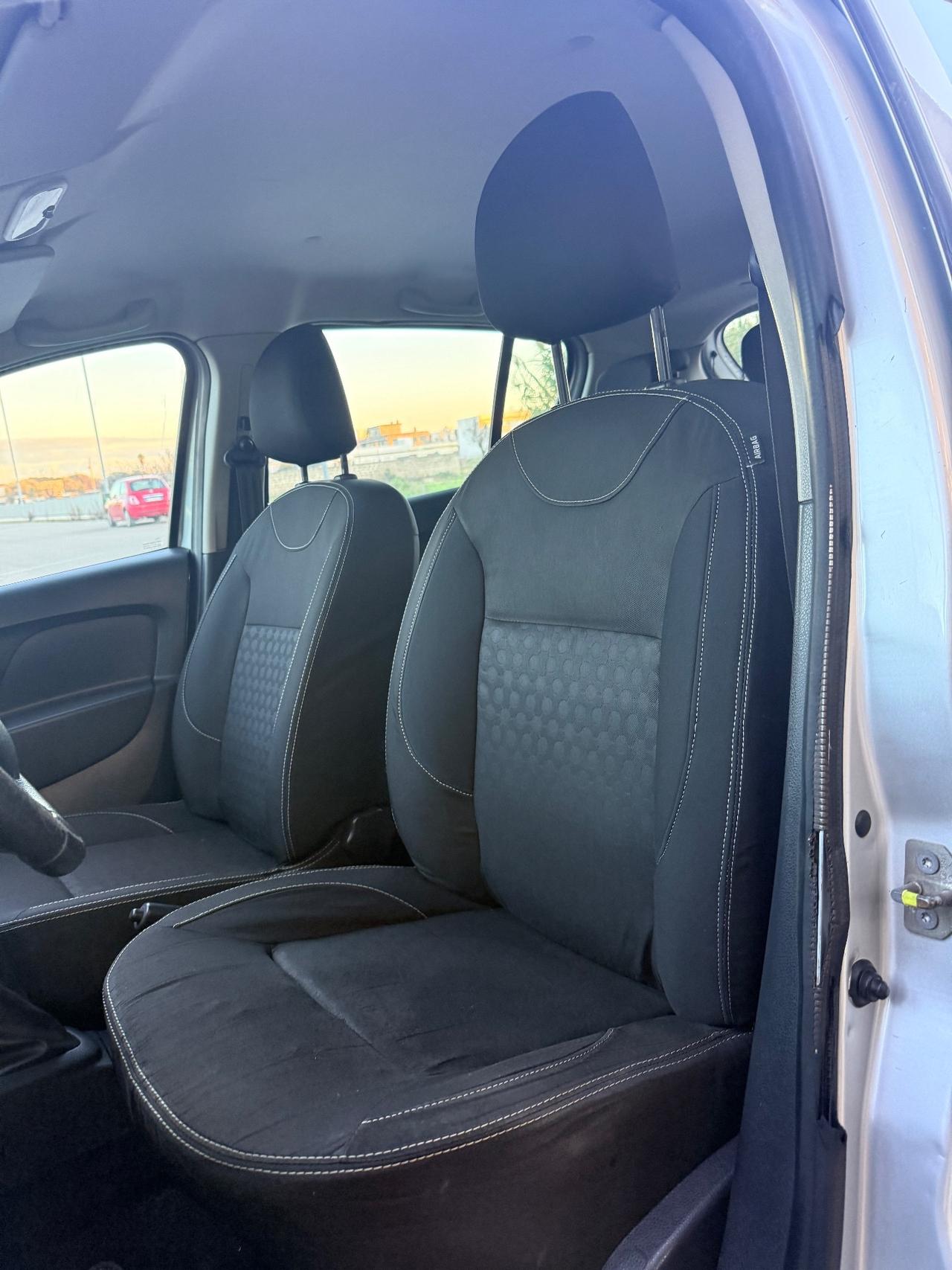 Dacia Sandero 1.2 BENZINA 2016 X NEO PATENTATI, 5 PORTE, CON NAVI,BLUETOOTH,CLIMA,KM CERTIFICATI