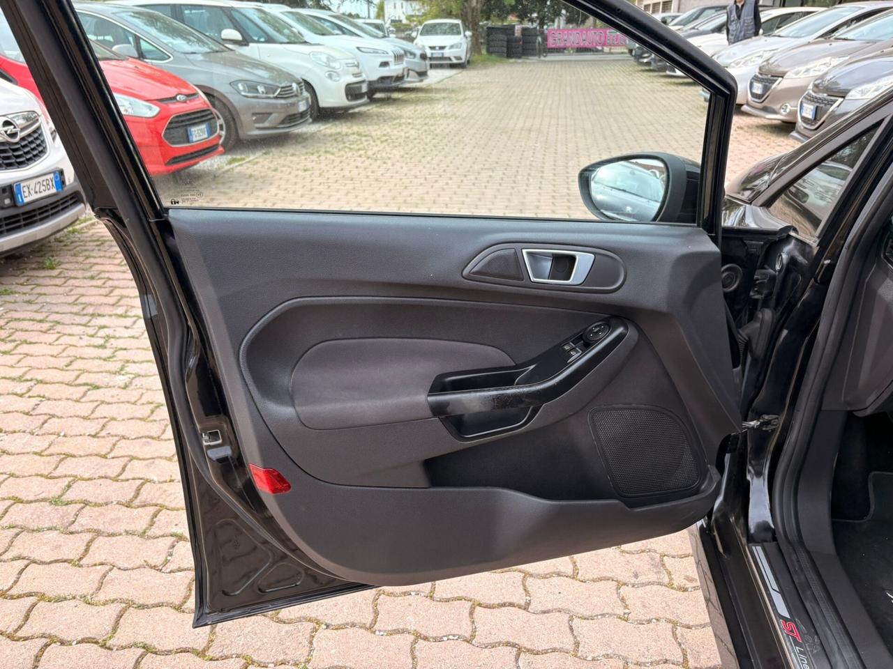 Ford Fiesta 1.5 TDCi 75CV 5 porte ST-Line