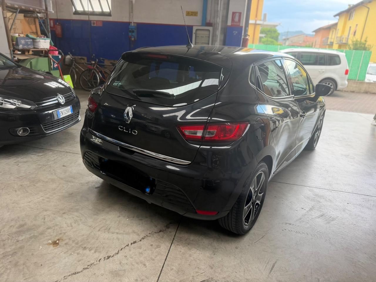 Renault Clio 1.2 75CV 5 porte neopatentati