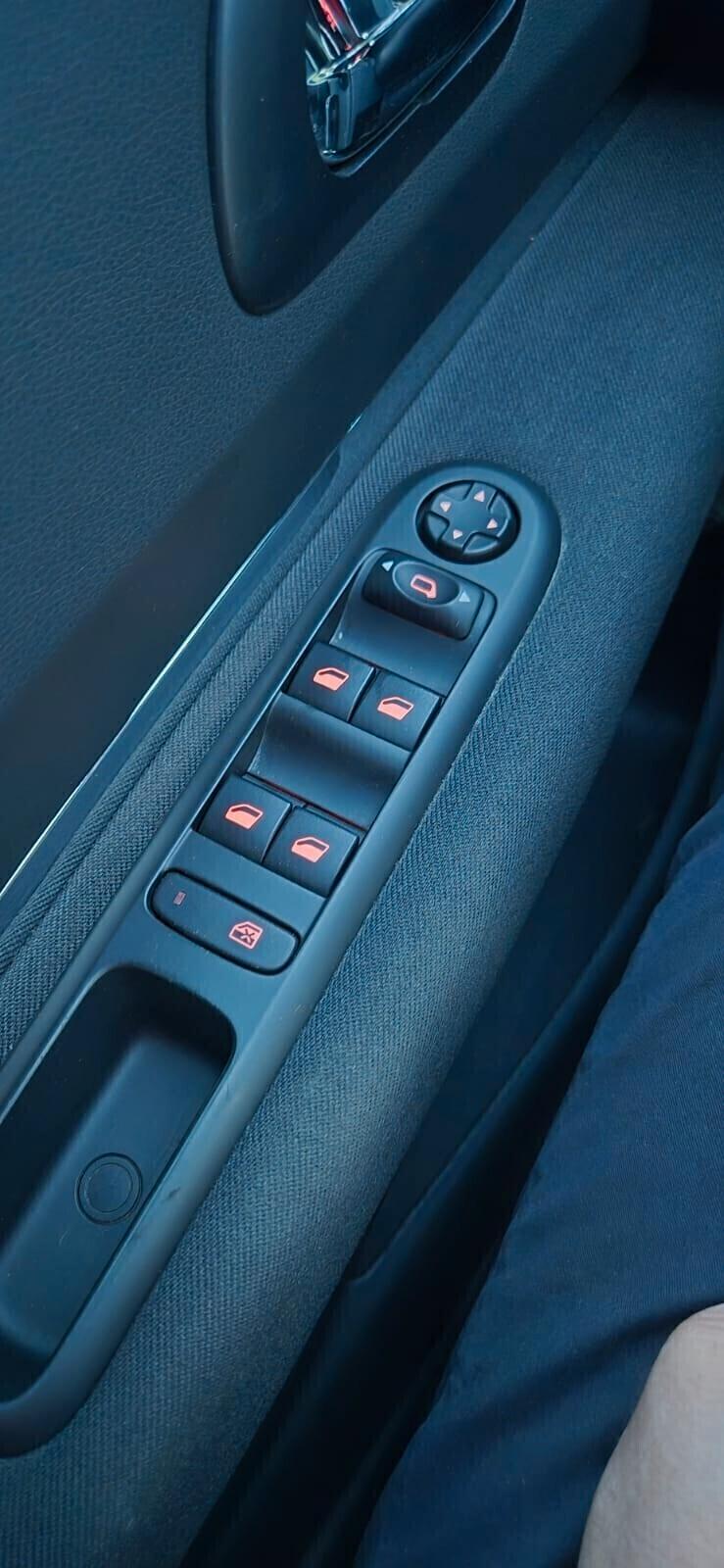 Peugeot 3008 BlueHDi 1.6 120cv Busin.-Iva Detraibile