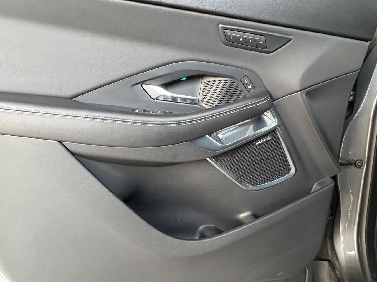 Jaguar E-Pace 2.0 300 CV AWD aut. R-Dynamic HSE