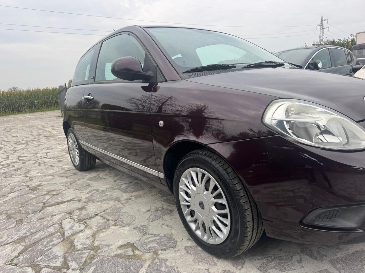 Lancia Ypsilon 1.3 MJT 75 CV Elle