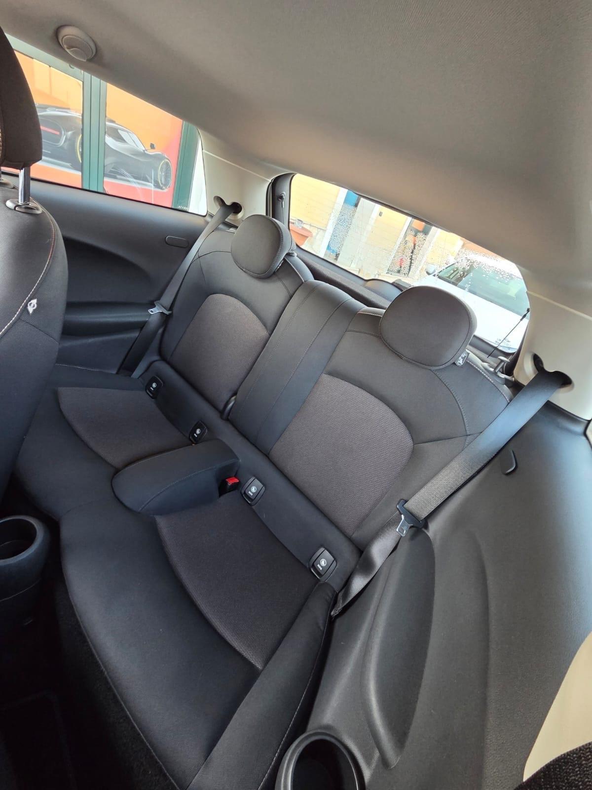 Mini 1.5 Cooper D 5 porte cambio automatico garanzia 12 mesi!!!