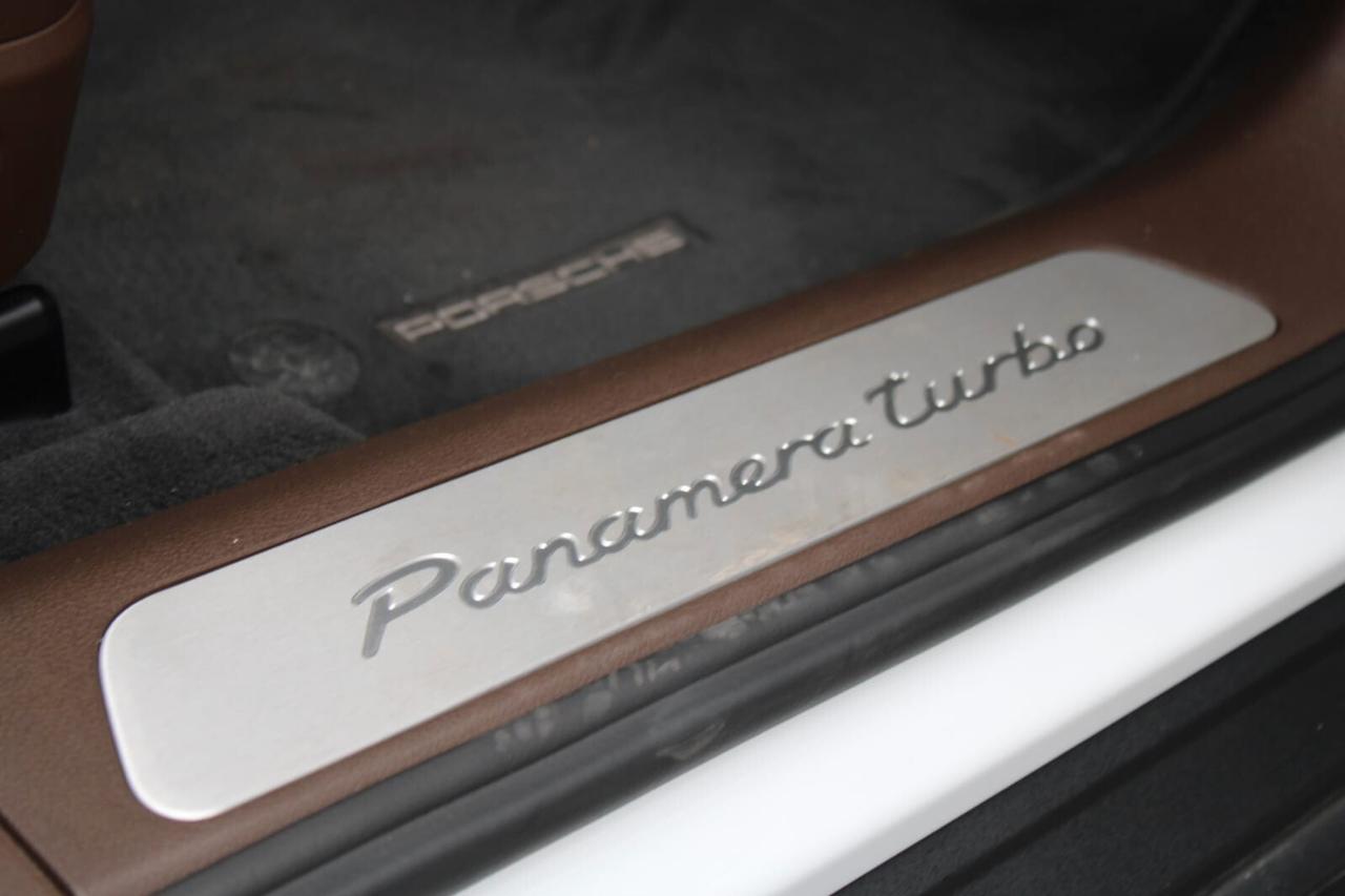 Porsche Panamera 4.0 Turbo