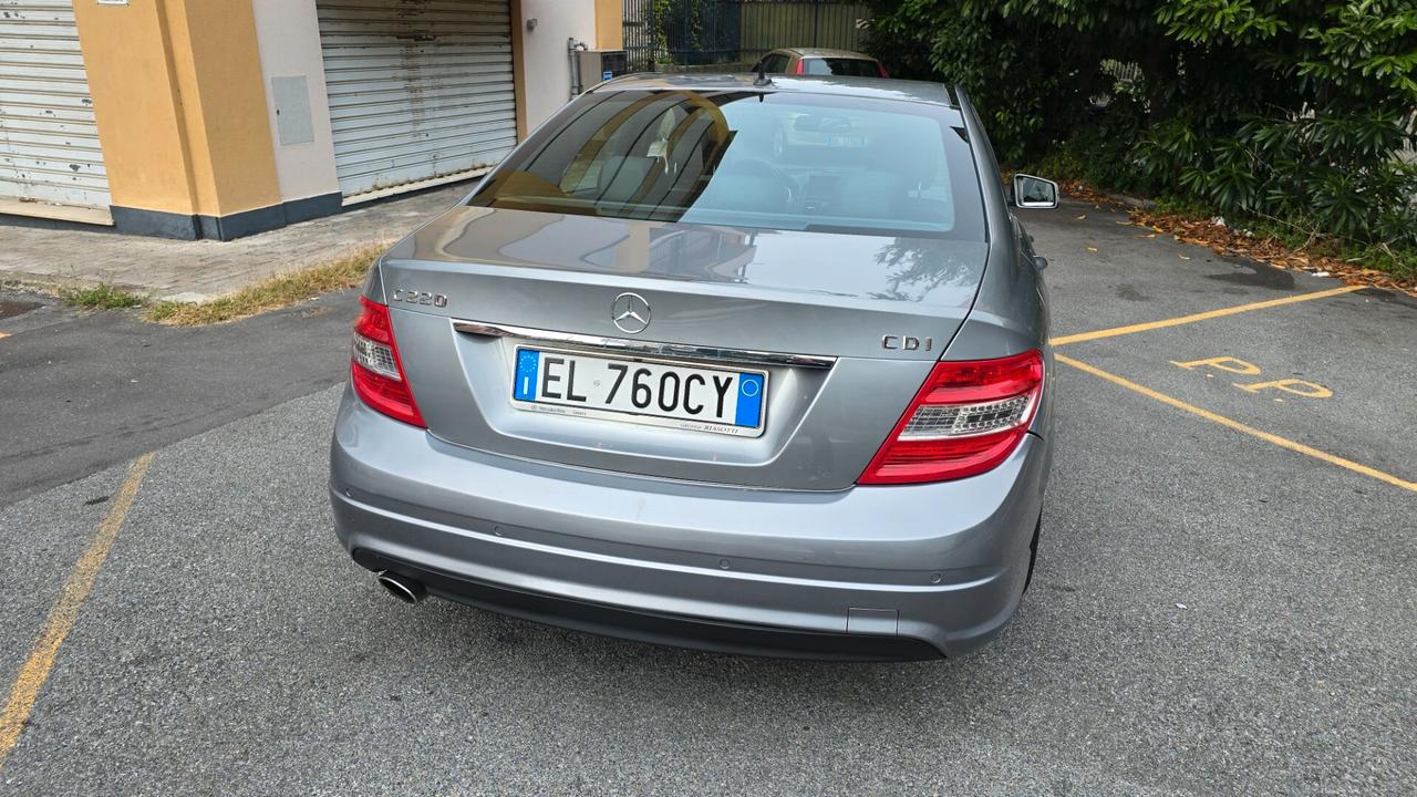 Mercedes-benz C 220 CDI BlueEFFICIENCY Avantgarde AMG