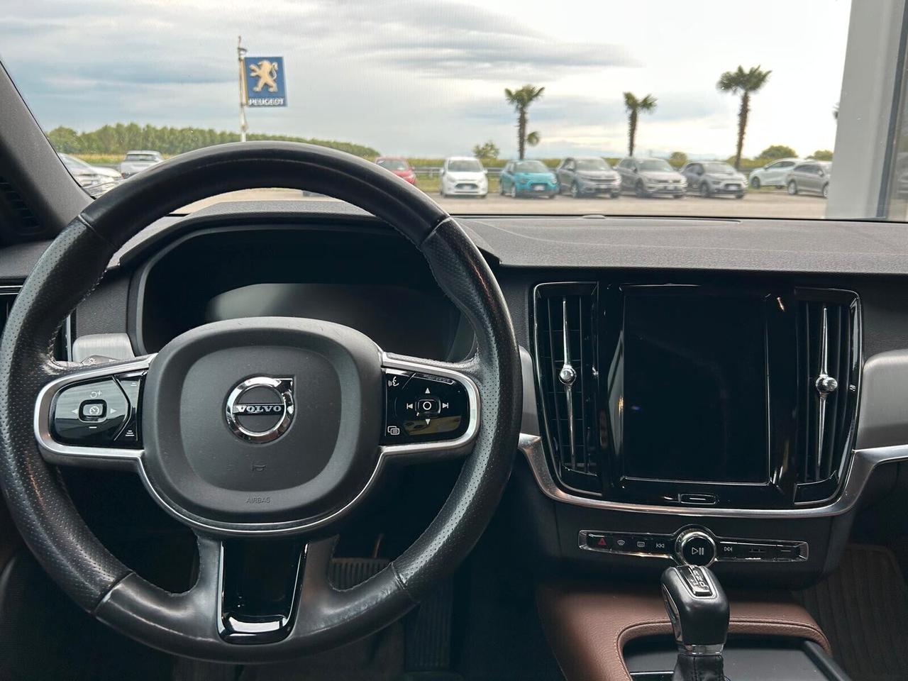 Volvo V90 MOMENTUM D4 AWD Geartronic BUSINESS