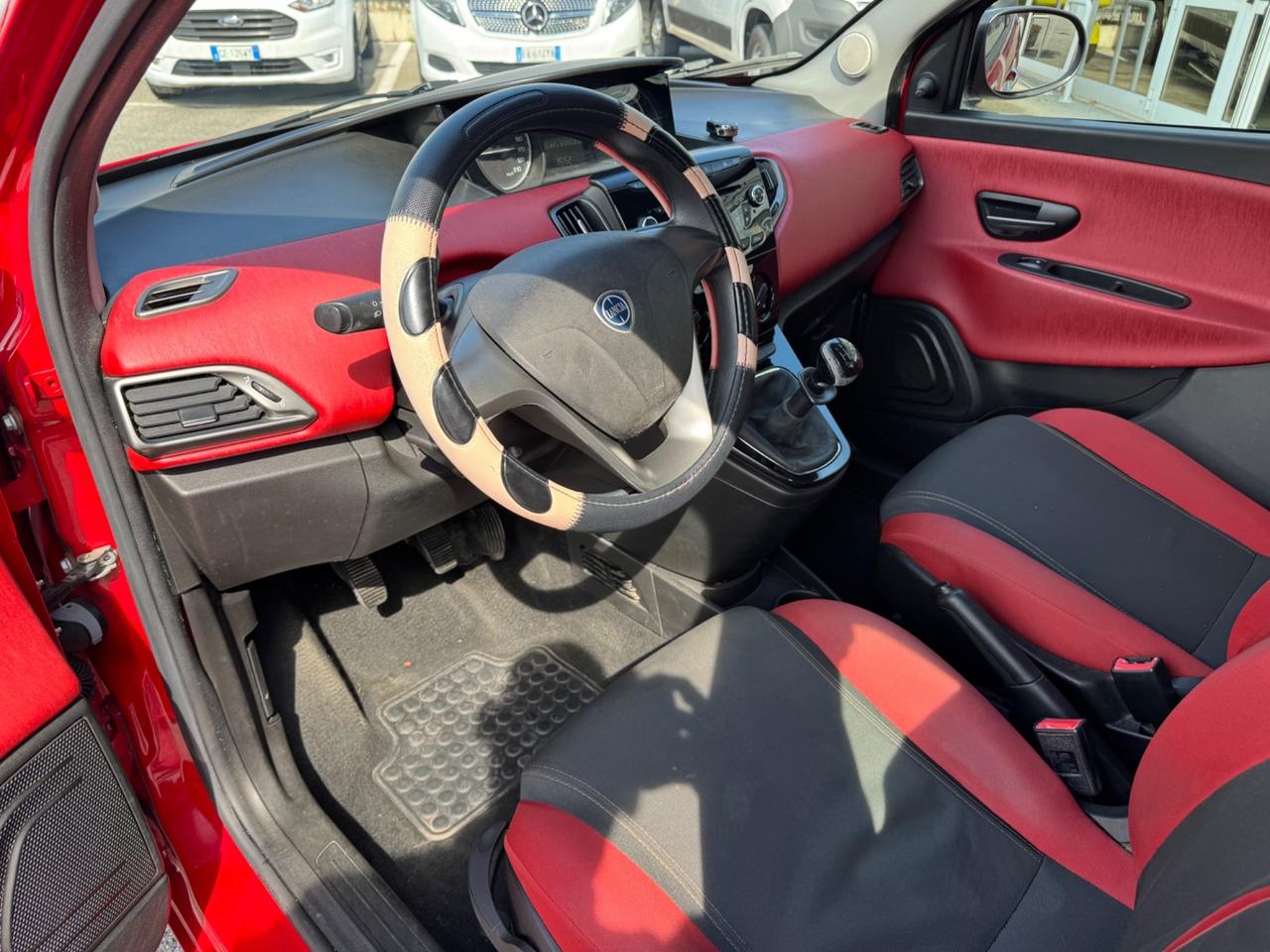 Lancia Ypsilon 1.2 69 CV 5 porte S&S Silver