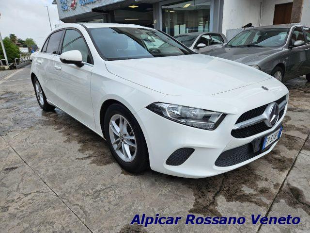 MERCEDES-BENZ A 180 d Automatic Premium