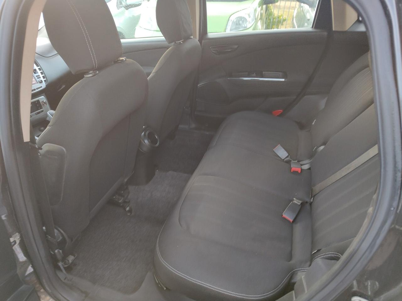 Lancia Delta 1.6 MJT DPF 105 CV Silver