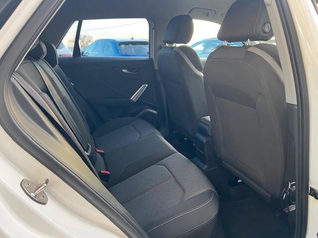 Audi Q2 1.6 tdi Design s-tronic, Led, 18", Carplay,