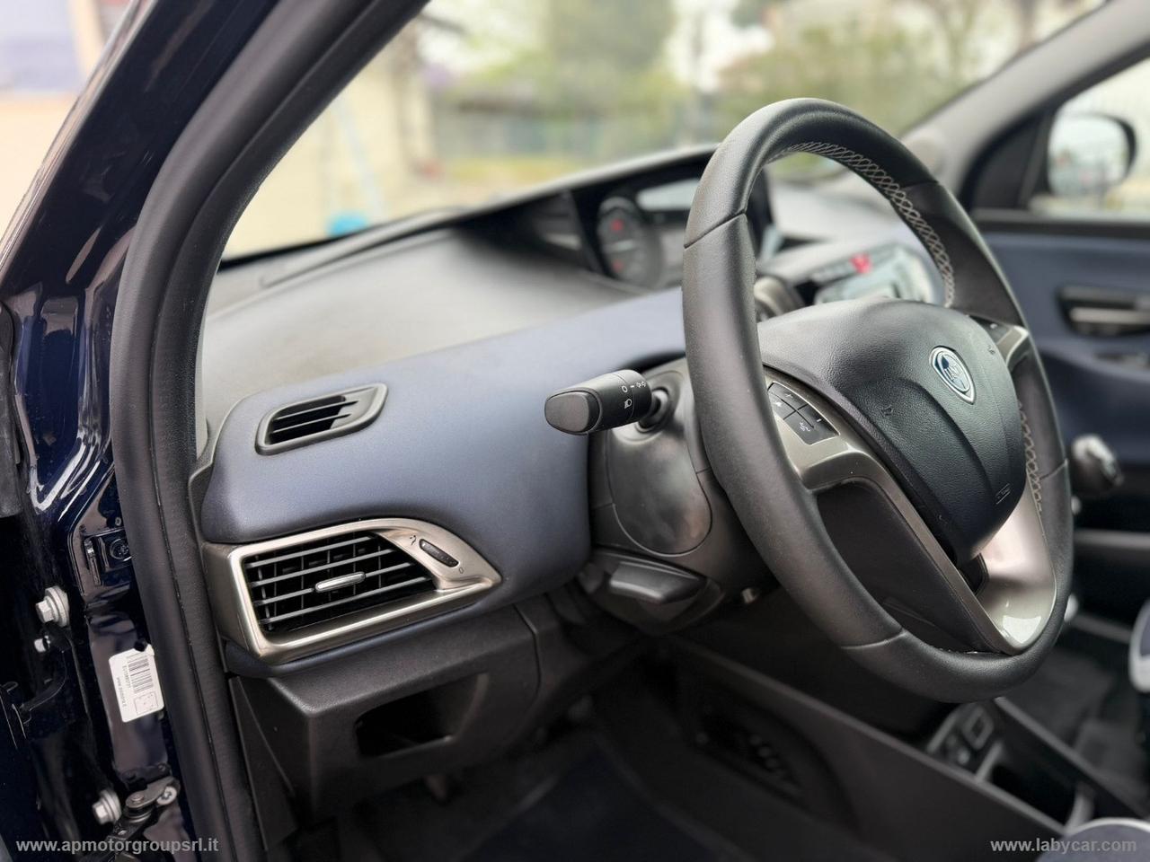 LANCIA Ypsilon 1.2 69 CV 5p. Mya