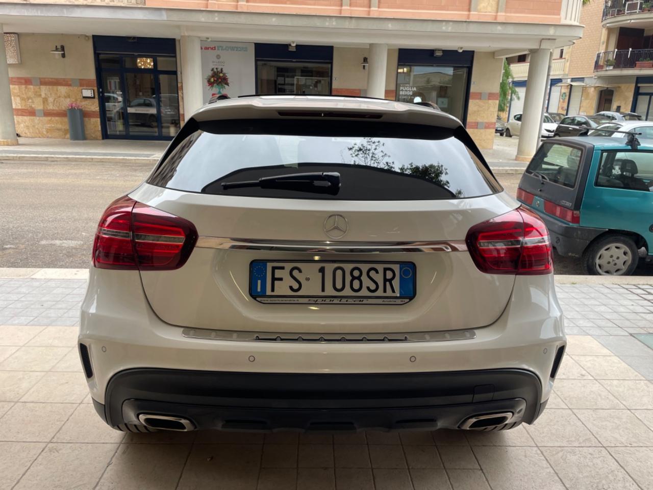 Mercedes-benz GLA 200 d 136CV AUT. PREMIUM AMG NIGHT PACKET TETTO LED NAVY 19