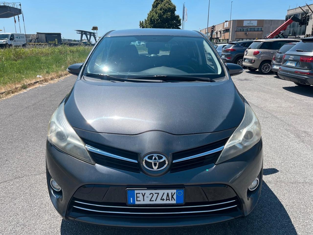 Toyota Verso 1.6 D-4D **7POSTI**