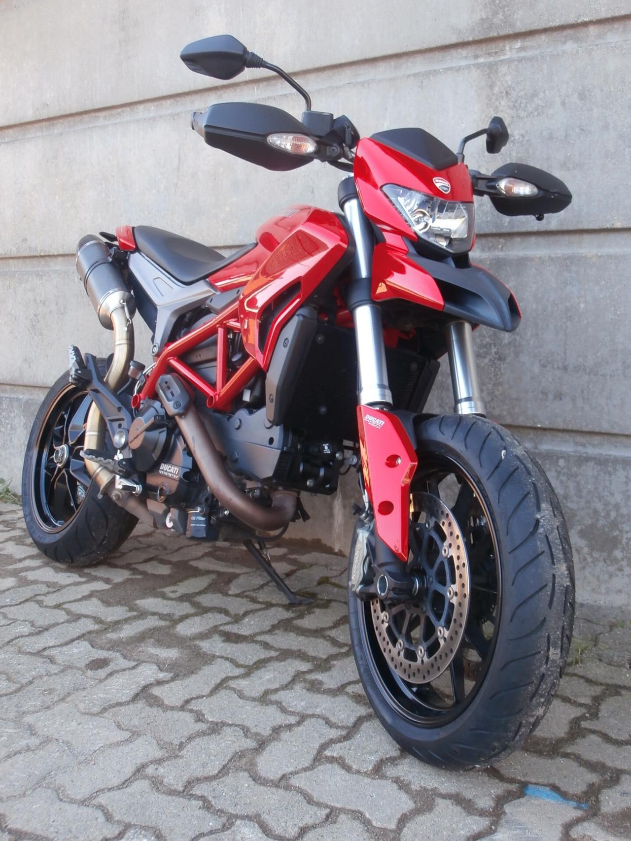 Ducati Hyperstrada 821 del 2014 Compreso trapasso-tagliando-garanzia