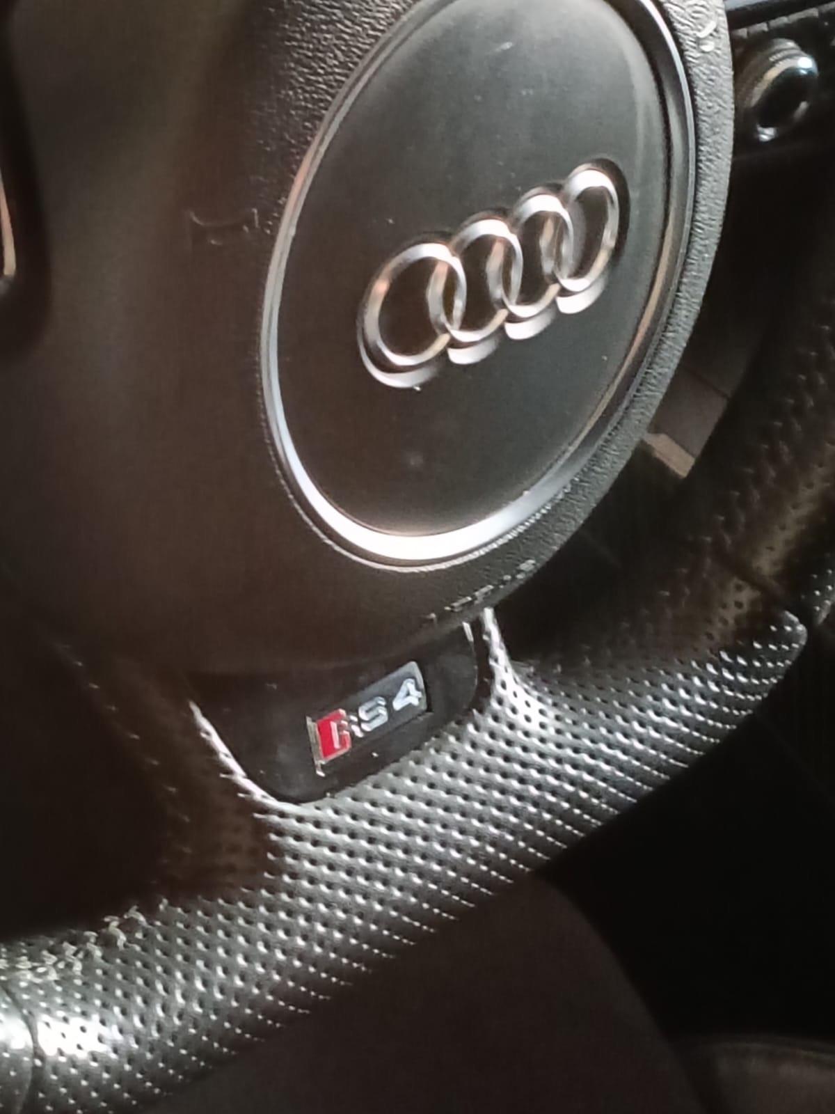 Audi A4 RS 4 Avant 4.2 V8 FSI quattro S tronic