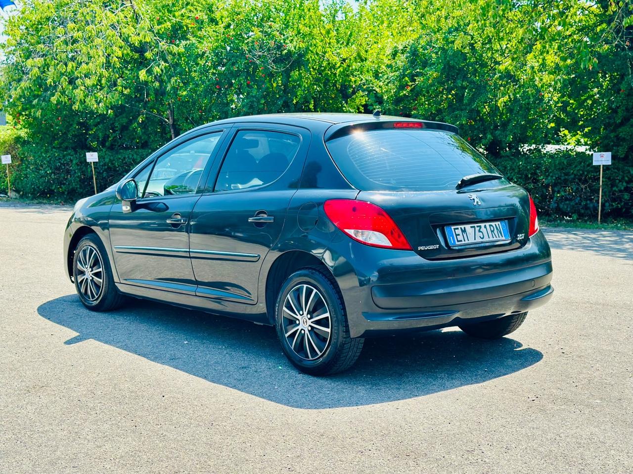 Peugeot 207 2012 1.4 8V 75CV 5p. Ok neopatentati