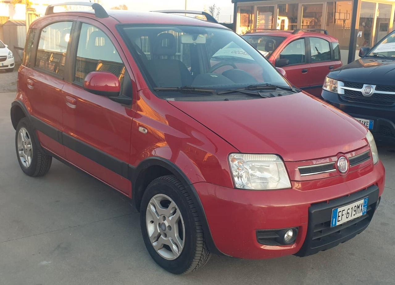 FIAT PANDA 4X4 1.3 MULTIJET OK NEOPATENTATI