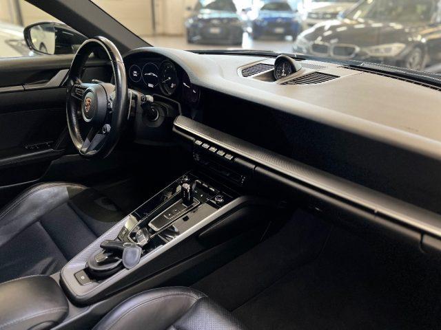 PORSCHE 911 Carrera 4 //TOTAL BLACK//