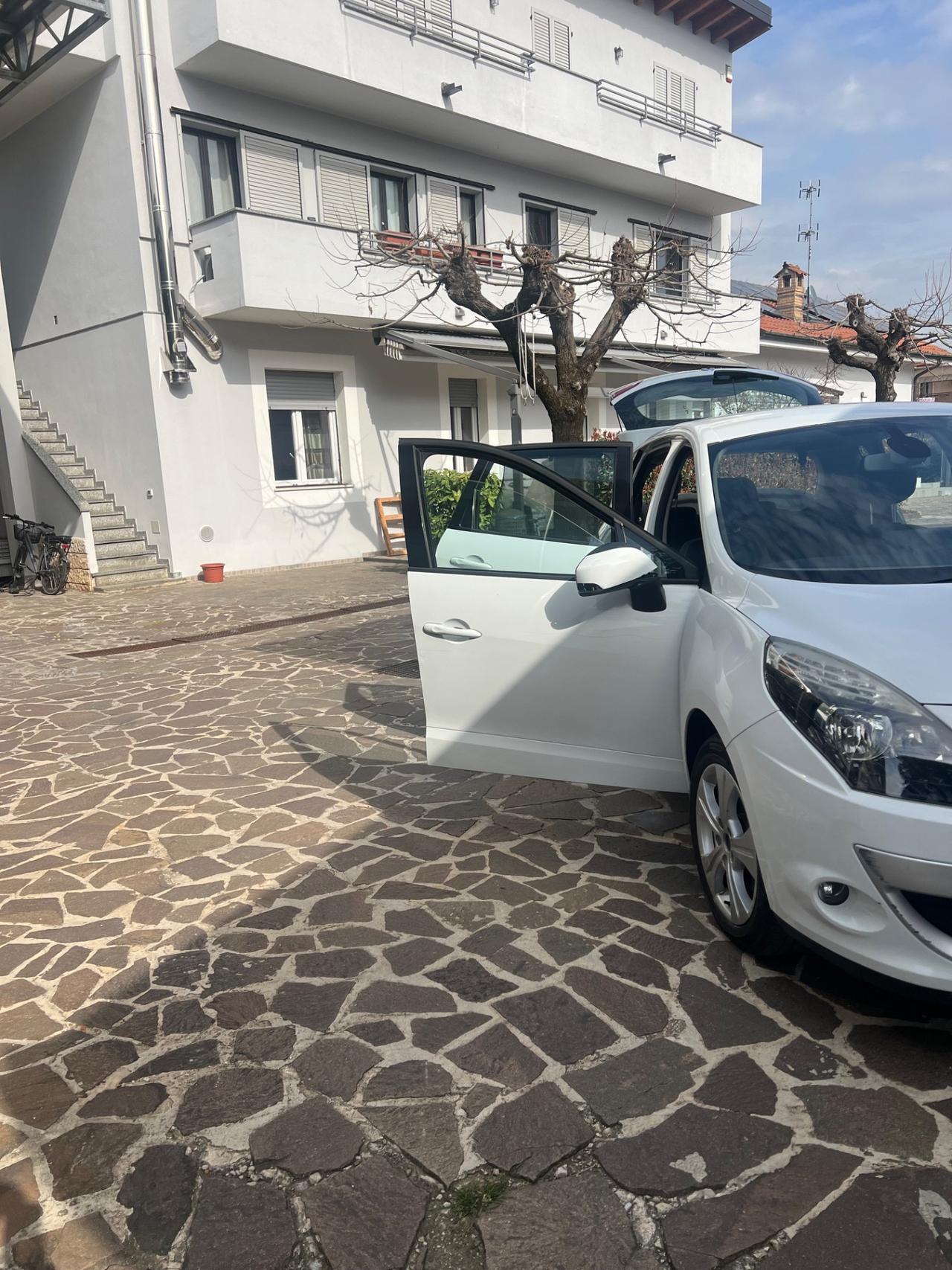 Renault Scenic Scénic X-Mod 1.9 dCi 130CV Dynamique